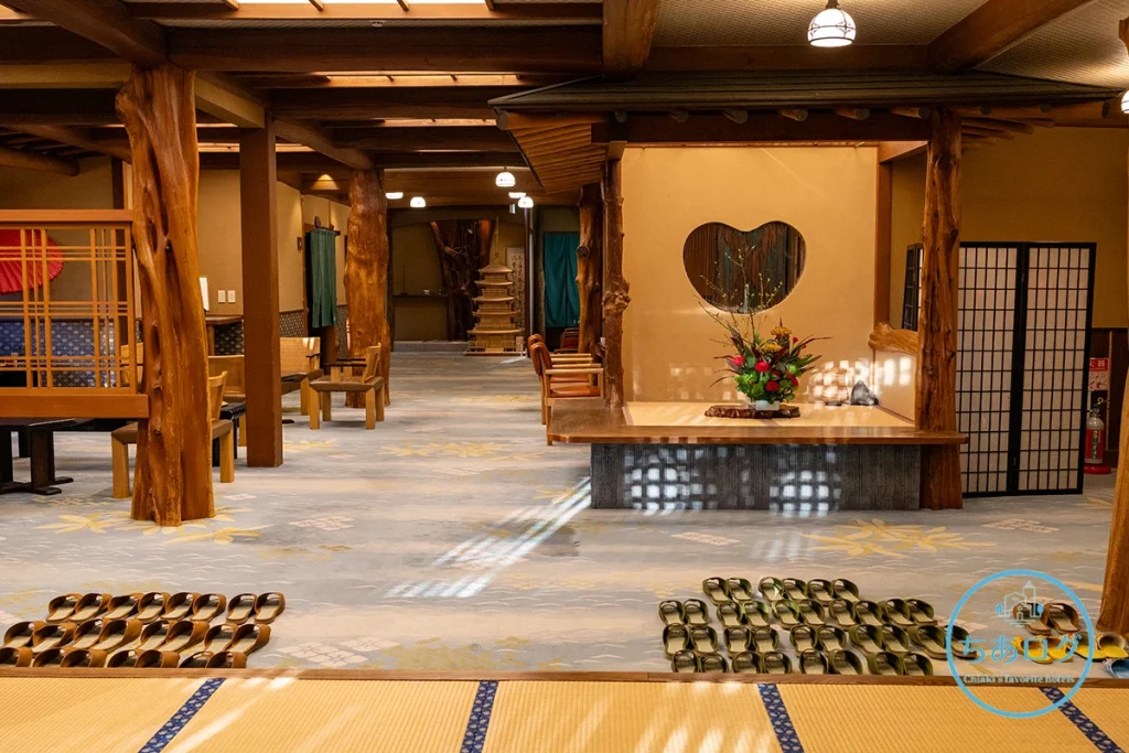 坐漁荘 本館ロビー