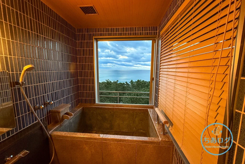 鴨川館 客室半露天風呂