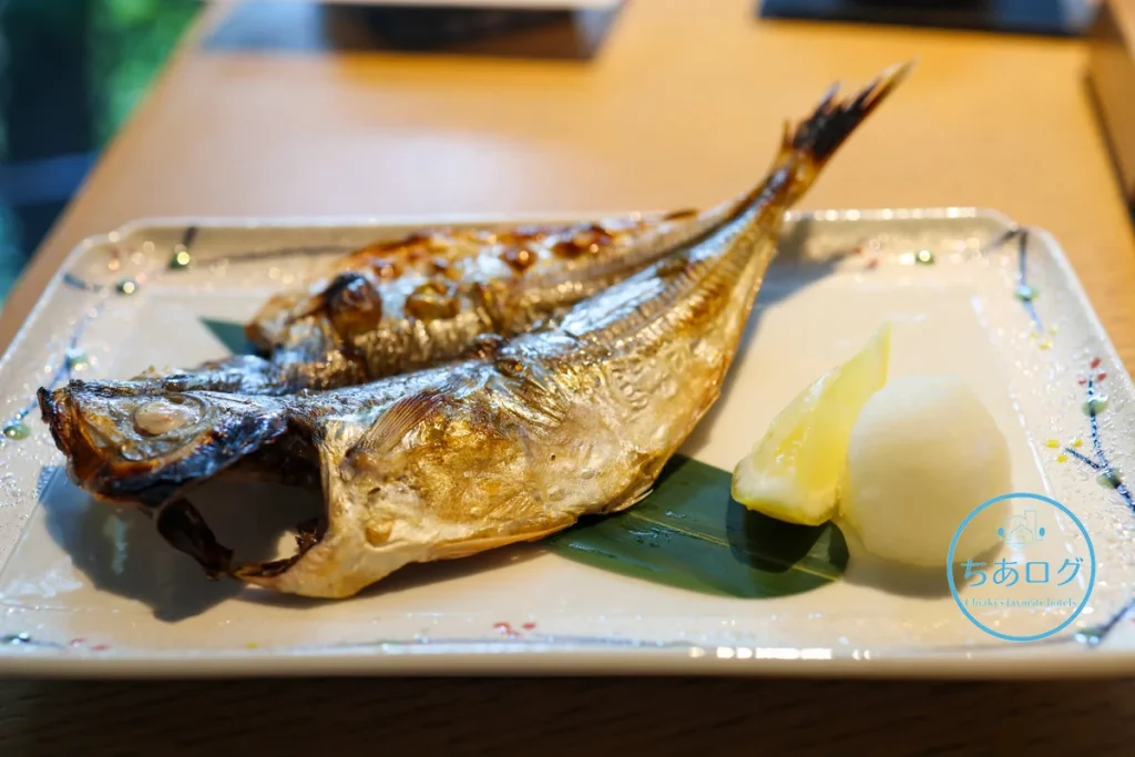 伊豆山 佳ら久「六つ喜」朝食の選べる焼き魚。脂の乗った鯵（あじ）の干物。