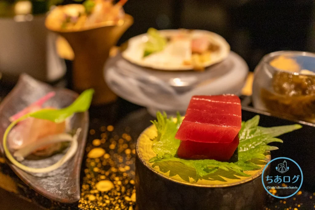 熱海・伊豆山 佳ら久「六つ喜」夕食のお造り、鮮やかな本鮪の刺身