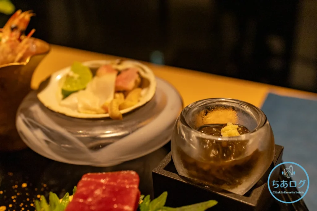 伊豆山 佳ら久「六つ喜」夕食のお造りに添えられた沖縄産もずく酢