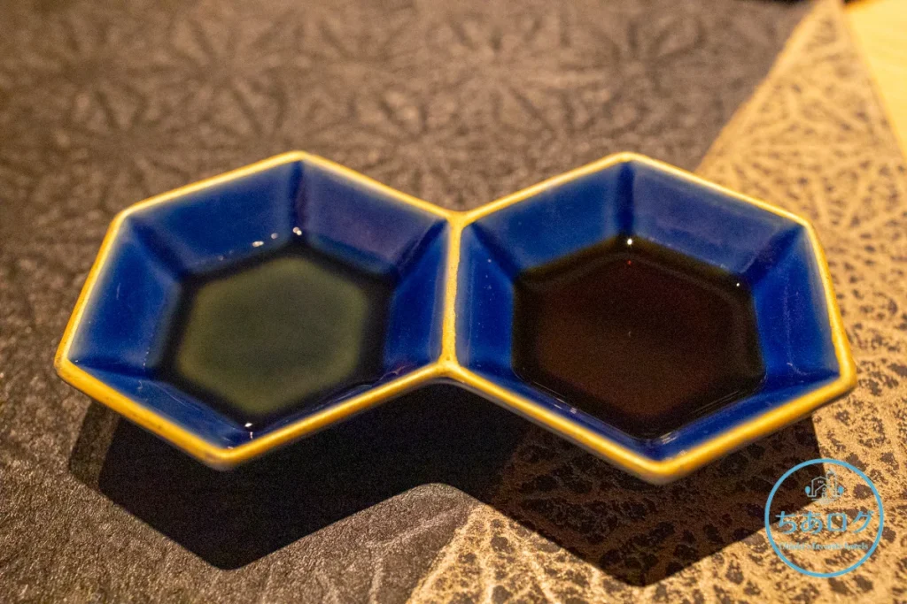 伊豆山 佳ら久「六つ喜」夕食、お造り用の土佐醤油と煎り酒