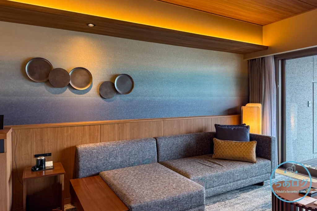 伊豆山佳ら久　佳ら久ルームのリビングスペース