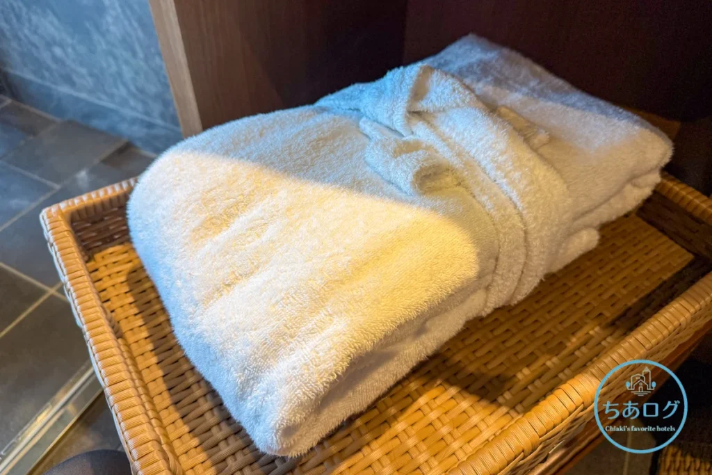 伊豆山佳ら久　佳ら久ルームのバスローブ