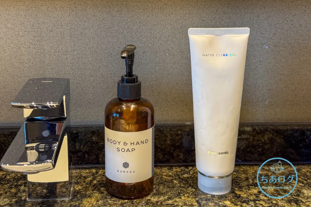 美顔器用のウォータークリアジェルと、佳ら久オリジナルのハンドソープ