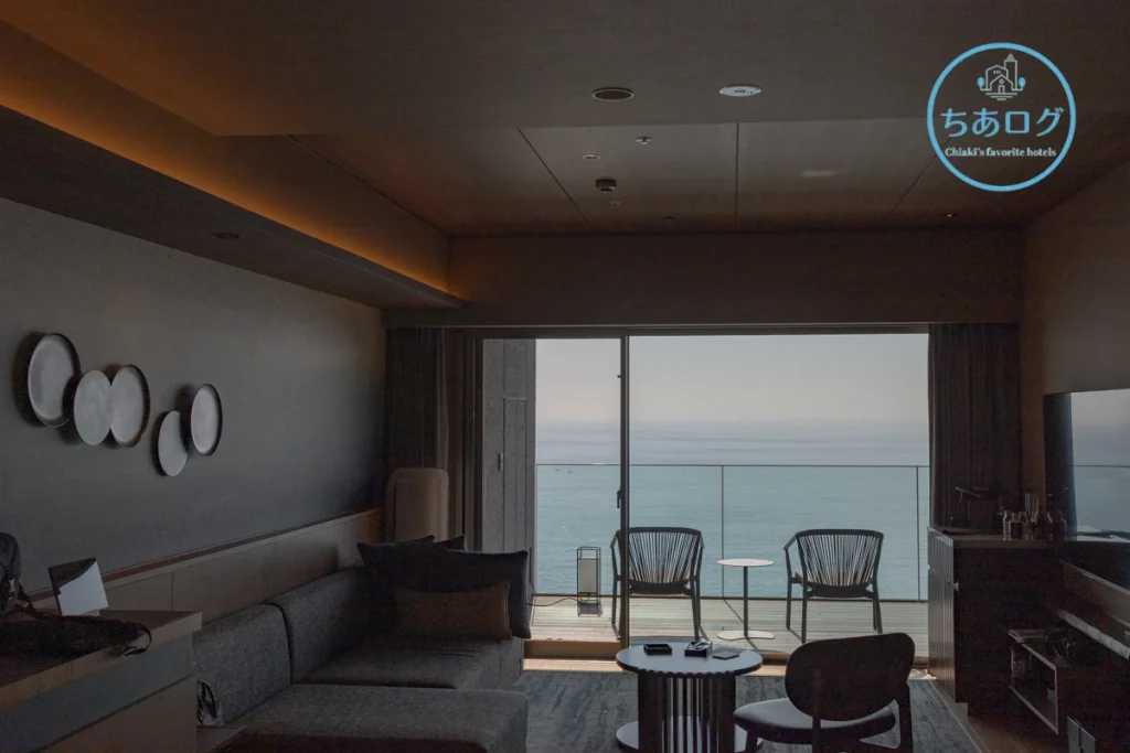 伊豆山佳ら久　佳ら久ルーム　リビングから見たテラス