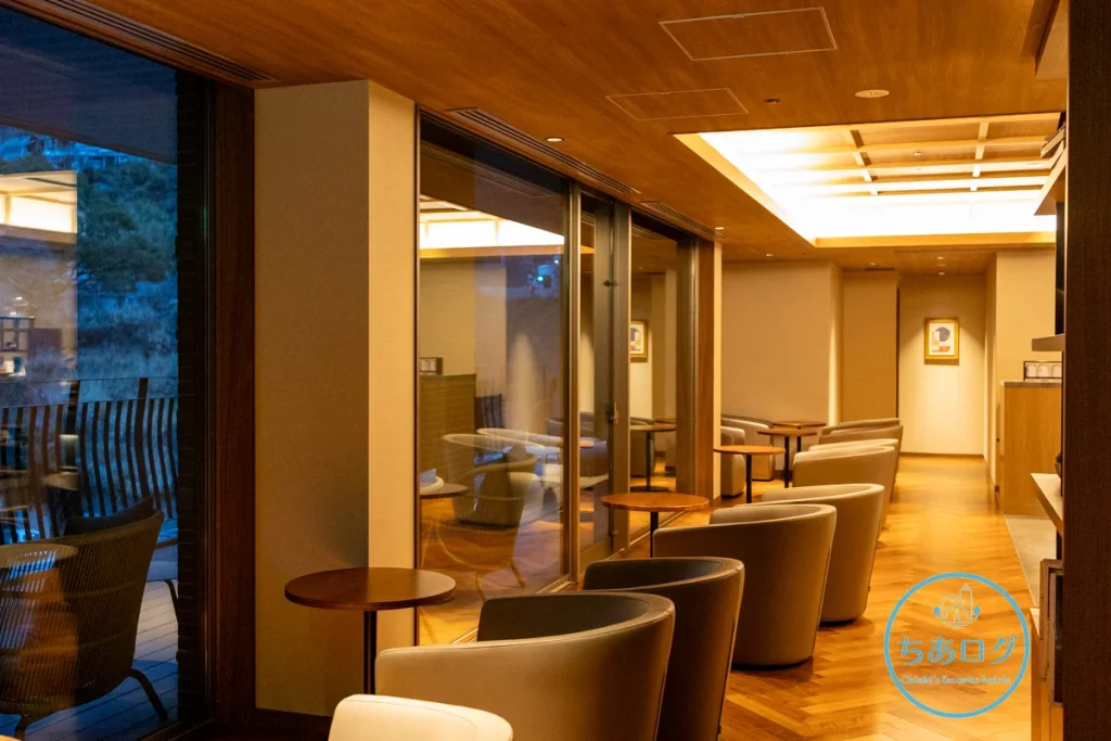 木の温もりが心地よい、伊豆山 佳ら久のゲストラウンジ「刻 TOKI」