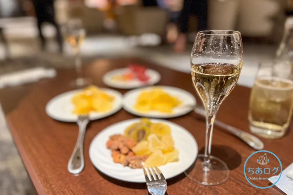 熱海パールスターホテル クラブラウンジのカクテルタイムで楽しむシャンパンとおつまみ