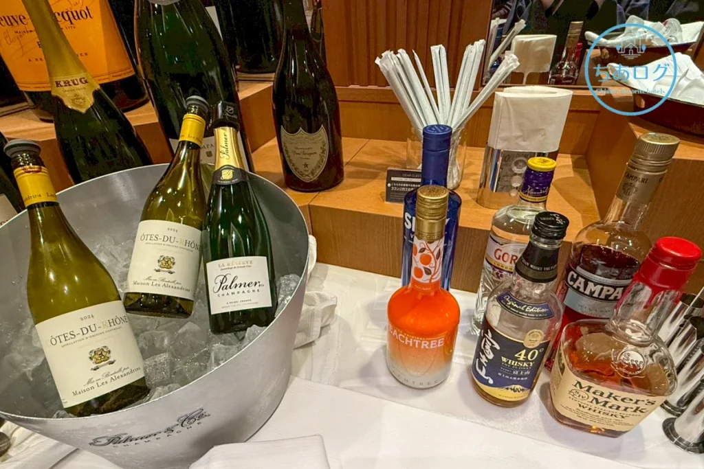 熱海パールスターホテル クラブラウンジの氷で冷やされたワインや豊富なリキュール類