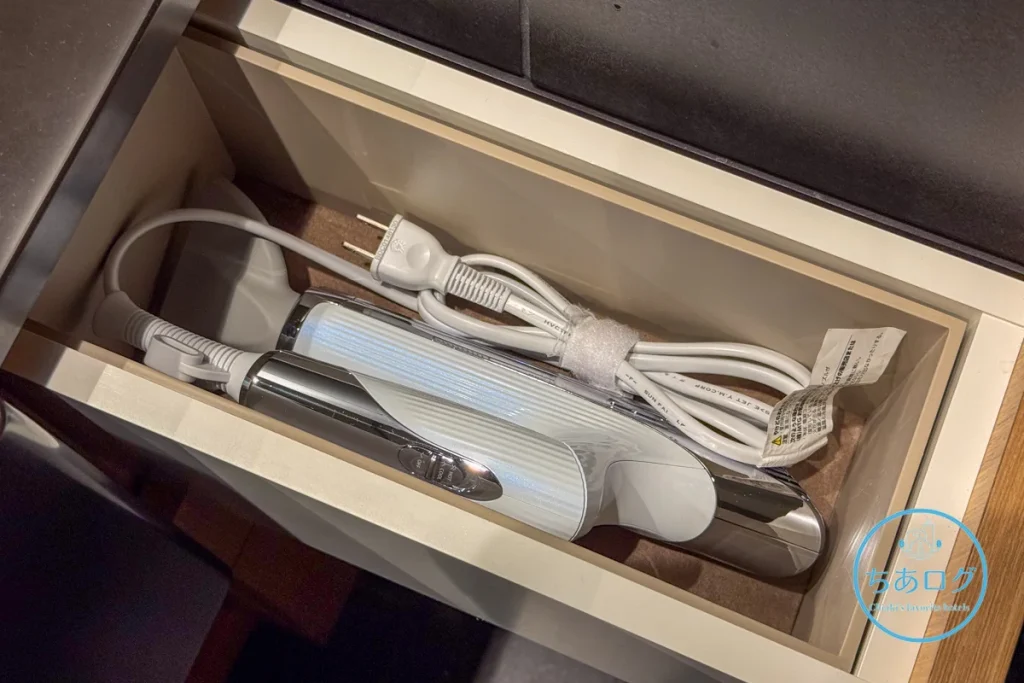 熱海パールスターホテルのパウダールームに用意されたReFaのドライヤー。