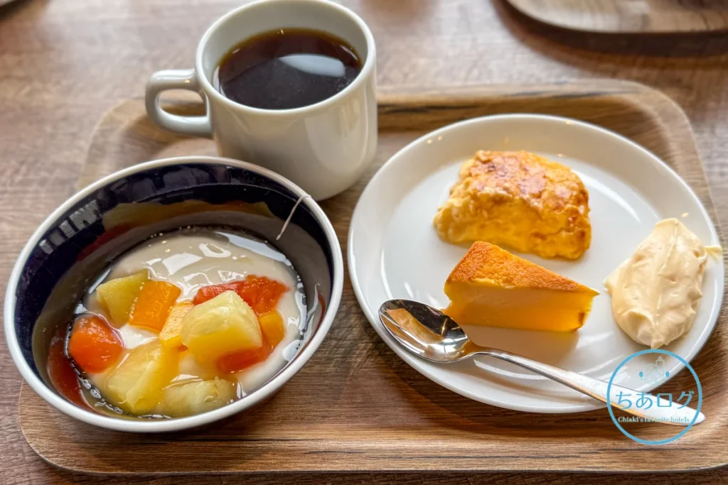 THE KEY HIGHLAND NASU 朝食 乳製品をたっぷり使ったデザートプレートとホットコーヒー