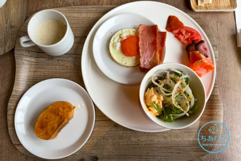 THE KEY HIGHLAND NASU 朝食 マッシュルームスープやサラダを中心とした、彩り豊かな朝食セット