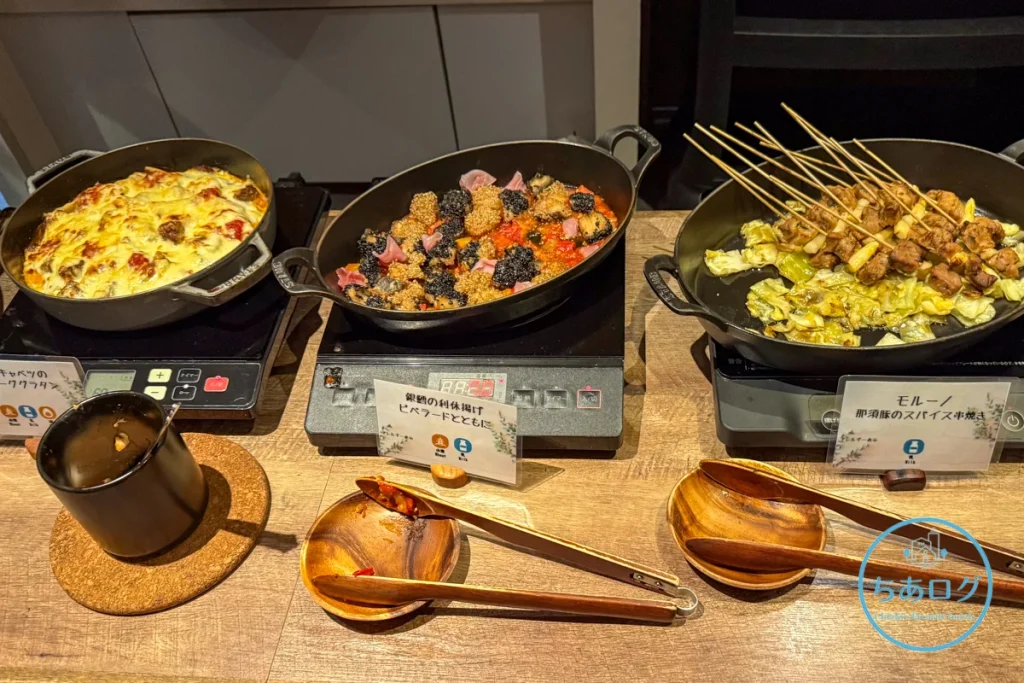 季節の食材をふんだんに使った「森のキッチン」の温かいビュッフェ料理