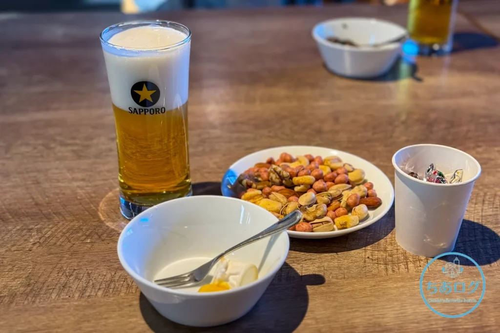 那須の静かな森を眺めながら楽しむ、生ビールとおつまみ