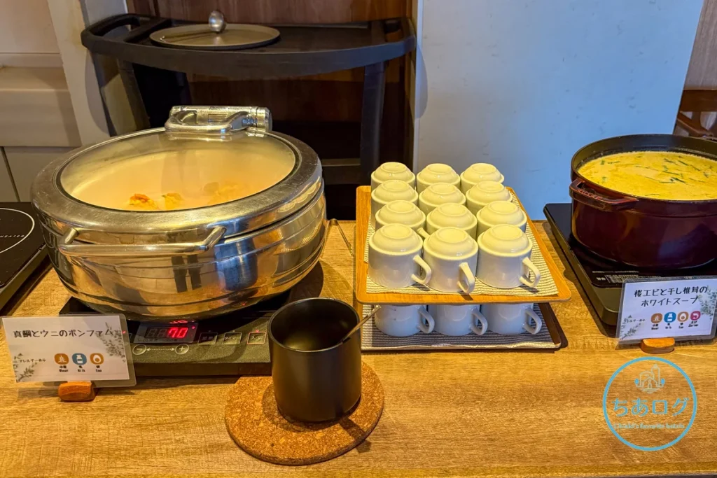 ポンファムやホワイトスープなど温かいお料理