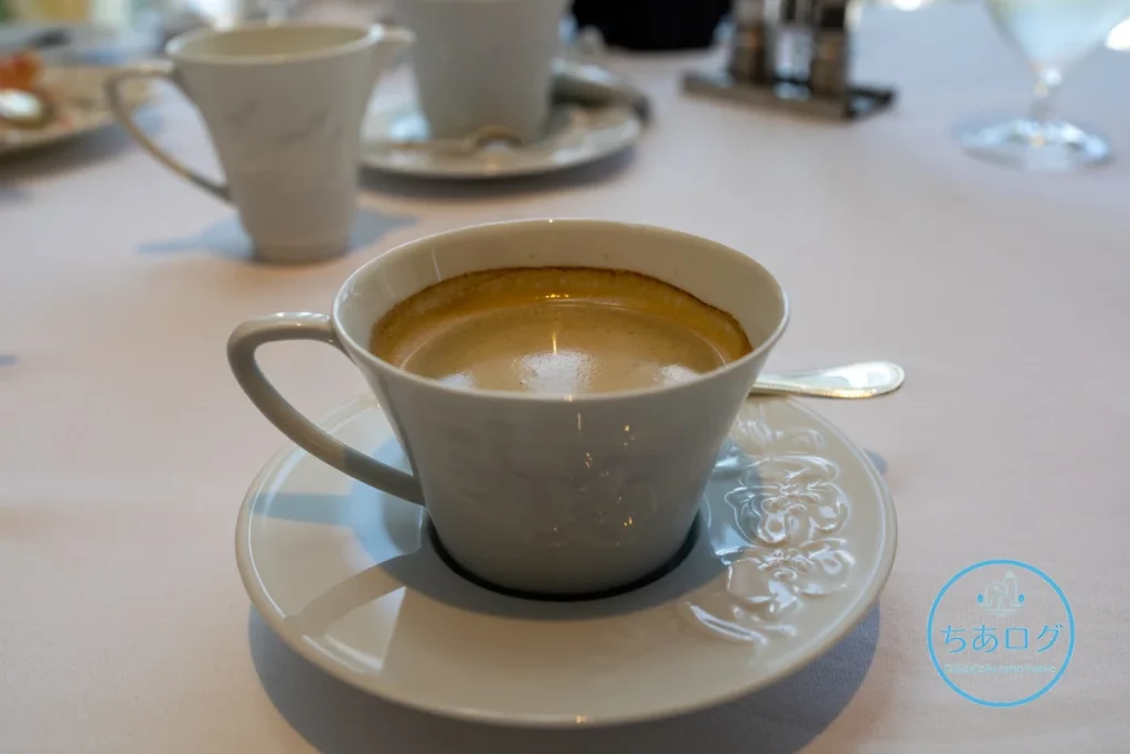 ホテル ドゥ ラルパージュの朝食のコーヒー
